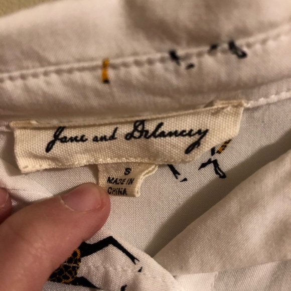 Giraffe Button Up - Picture 2 of 3